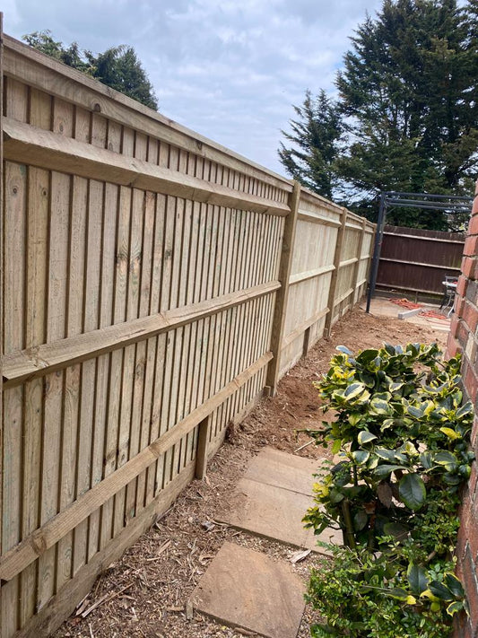 Wooden Close Board Bay